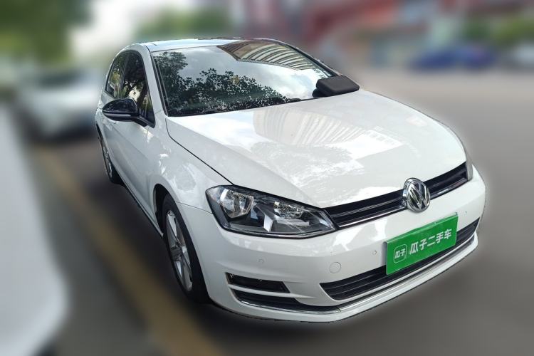 Used Volkswagen Golf 2017 230TSI Automatic Comfort Edition – Celebrating Milestone of One Million Units Front Right 45 Deg