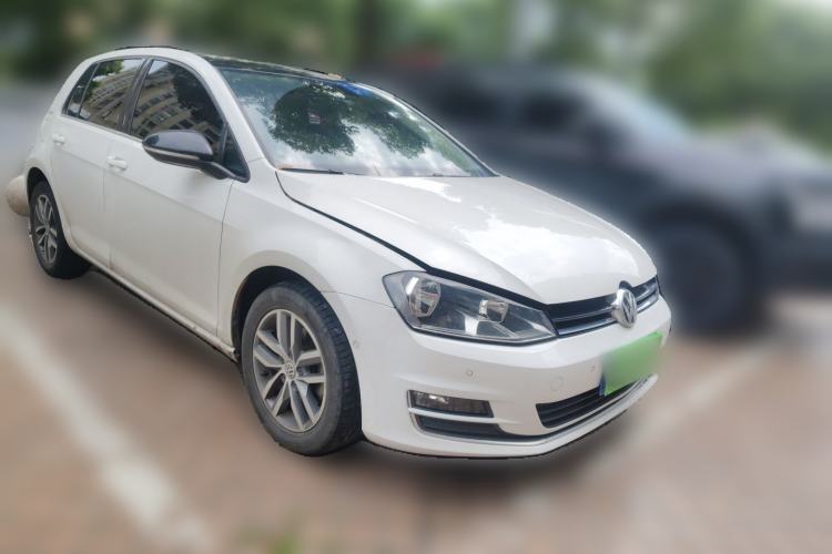 Used Volkswagen Golf 2017 230TSI Automatic Luxury Million-Vehicle Commemorative Edition Front Right 45 Deg