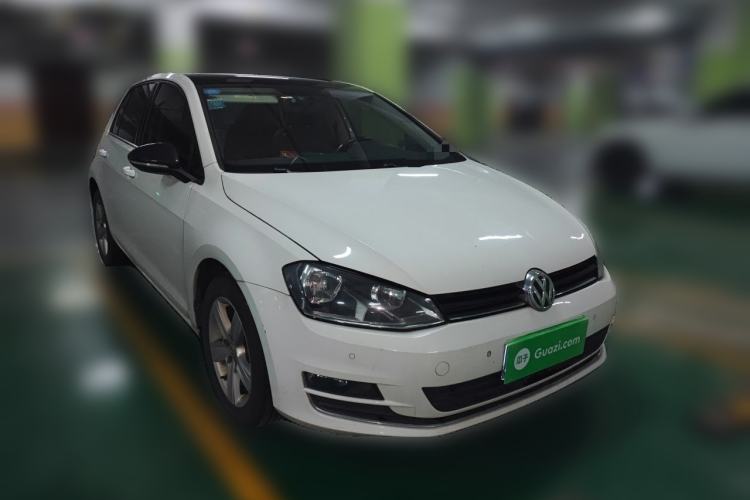 Used Volkswagen Golf 2017 230TSI Automatic Comfort Edition – Celebrating Milestone of One Million Units Front Right 45 Deg
