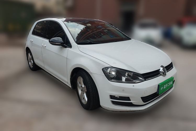 Used Volkswagen Golf 2017 1.6L Automatic Comfort Million-Vehicle Anniversary Edition Front Right 45 Deg