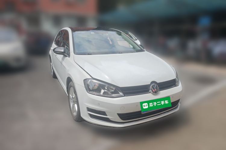 Used Volkswagen Golf 2017 1.6L Automatic Comfort Million-Vehicle Anniversary Edition Front Right 45 Deg