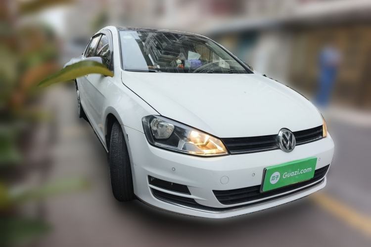 Used Volkswagen Golf 2017 1.6L Automatic Comfort Million-Vehicle Anniversary Edition Front Right 45 Deg