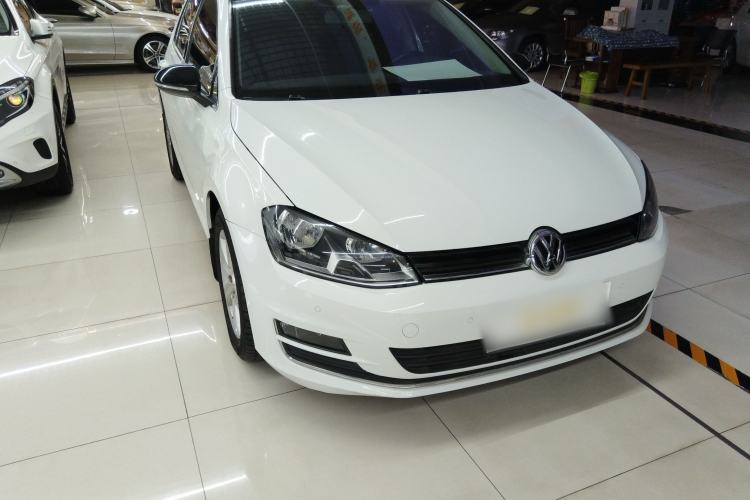 Used Volkswagen Golf 2017 230TSI Automatic Comfort Edition – Celebrating Milestone of One Million Units Front Right 45 Deg