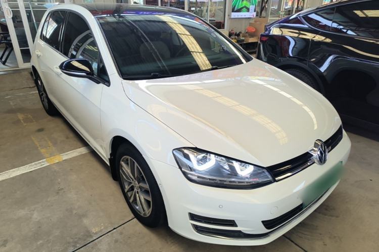 Used Volkswagen Golf 2017 230TSI Automatic Luxury Million-Vehicle Commemorative Edition Front Right 45 Deg