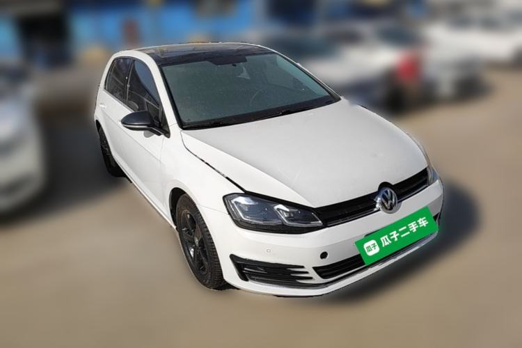 Used Volkswagen Golf 2017 1.6L Automatic Comfort Million-Vehicle Anniversary Edition Front Right 45 Deg