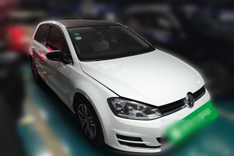 Used Volkswagen Golf 2017 230TSI Automatic Luxury Million-Vehicle Commemorative Edition Front Right 45 Deg