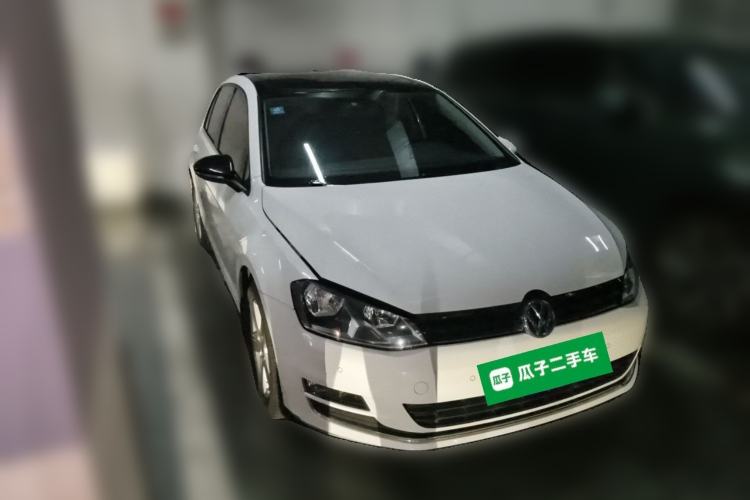 Used Volkswagen Golf 2017 1.6L Automatic Comfort Million-Vehicle Anniversary Edition Front Right 45 Deg