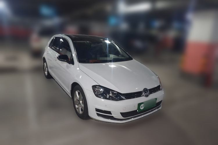Used Volkswagen Golf 2017 230TSI Automatic Comfort Edition – Celebrating Milestone of One Million Units Front Right 45 Deg