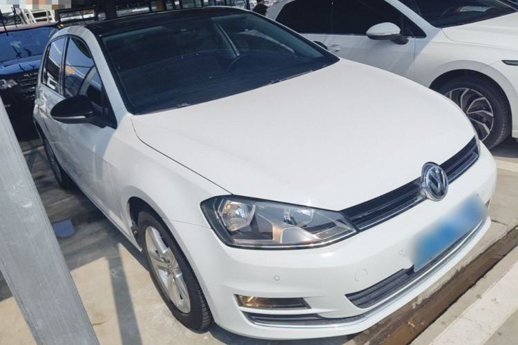 Used Volkswagen Golf 2017 1.6L Automatic Comfort Million-Vehicle Anniversary Edition Front Right 45 Deg