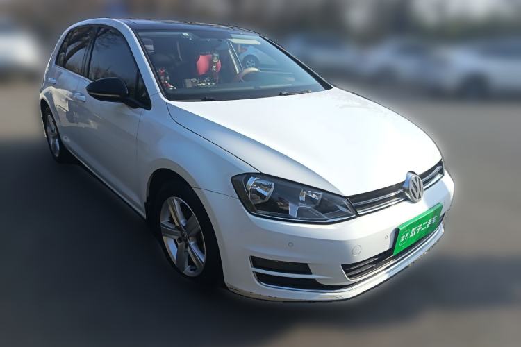 Used Volkswagen Golf 2017 230TSI Automatic Comfort Edition – Celebrating Milestone of One Million Units Front Right 45 Deg