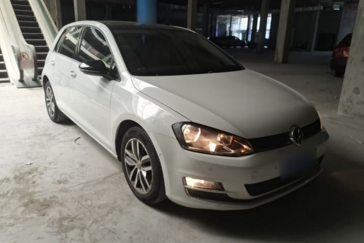 Used Volkswagen Golf 2017 230TSI Automatic Luxury Million-Vehicle Commemorative Edition Front Right 45 Deg