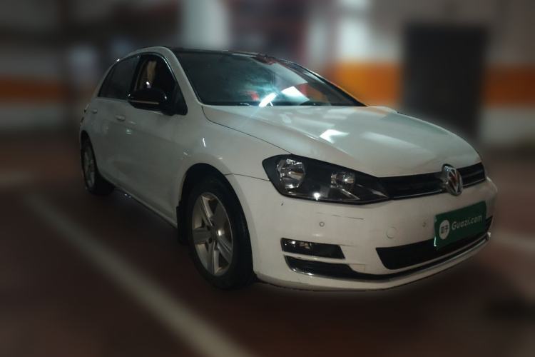 Used Volkswagen Golf 2017 1.6L Automatic Comfort Million-Vehicle Anniversary Edition Front Right 45 Deg