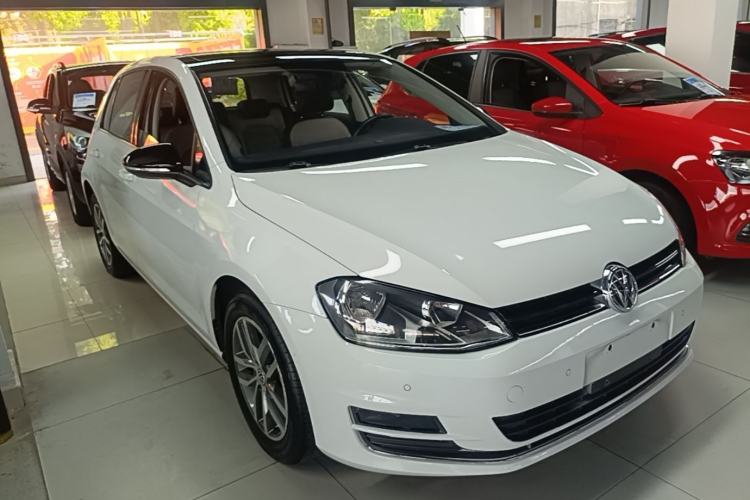 Used Volkswagen Golf 2017 230TSI Automatic Luxury Million-Vehicle Commemorative Edition Front Right 45 Deg