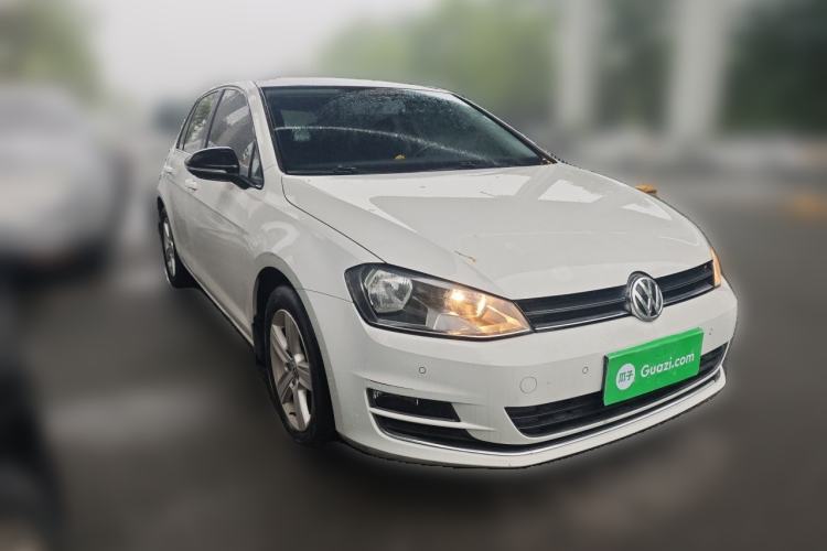Used Volkswagen Golf 2017 230TSI Automatic Comfort Edition – Celebrating Milestone of One Million Units Front Right 45 Deg