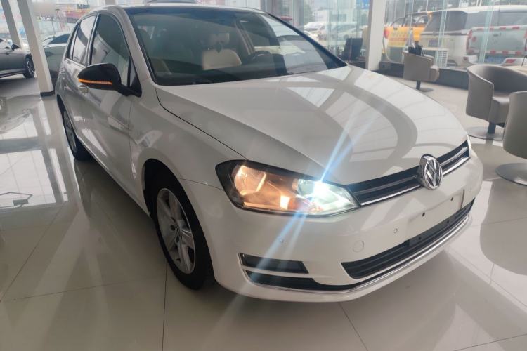 Used Volkswagen Golf 2017 230TSI Automatic Comfort Edition – Celebrating Milestone of One Million Units Front Right 45 Deg