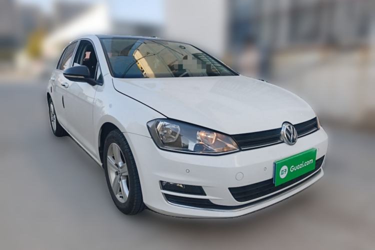 Used Volkswagen Golf 2017 230TSI Automatic Comfort Edition – Celebrating Milestone of One Million Units Front Right 45 Deg