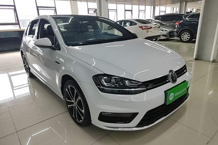 Used Volkswagen Golf 2017 280TSI Automatic R-Line Million-Vehicle Commemorative Edition Front Right 45 Deg