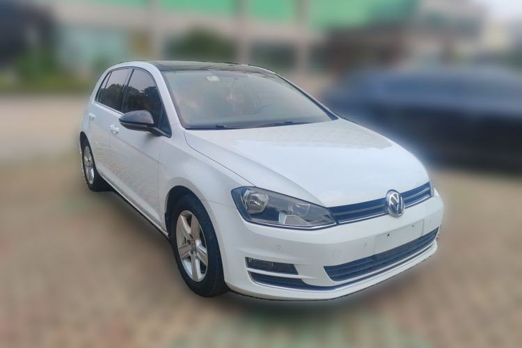 Used Volkswagen Golf 2017 230TSI Automatic Comfort Edition – Celebrating Milestone of One Million Units Front Right 45 Deg