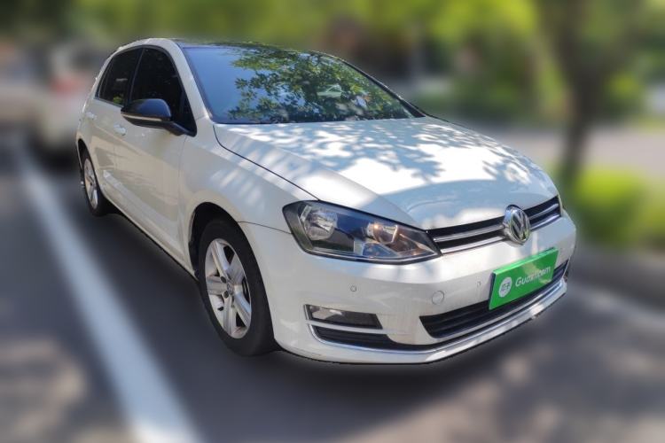 Used Volkswagen Golf 2017 230TSI Automatic Comfort Edition – Celebrating Milestone of One Million Units Front Right 45 Deg