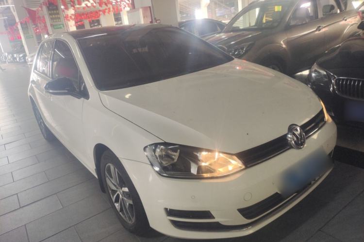 Used Volkswagen Golf 2017 230TSI Automatic Comfort Edition – Celebrating Milestone of One Million Units Front Right 45 Deg