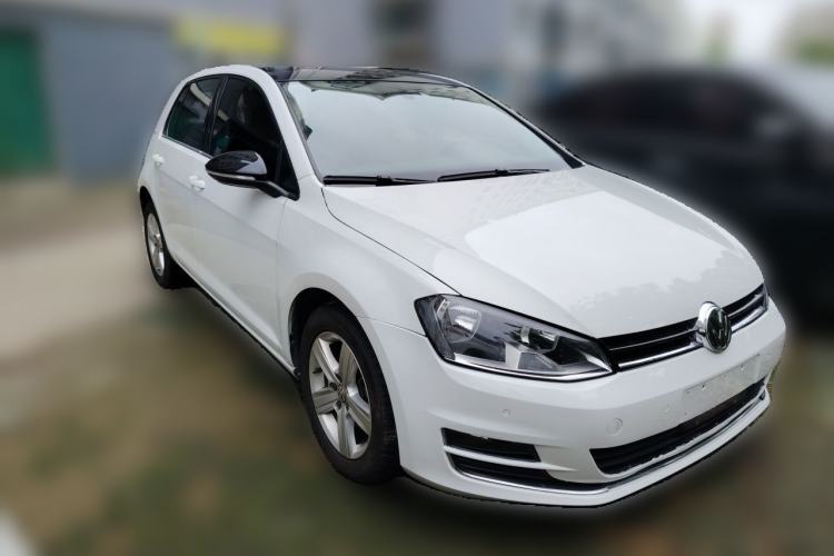 Used Volkswagen Golf 2017 1.6L Automatic Comfort Million-Vehicle Anniversary Edition Front Right 45 Deg
