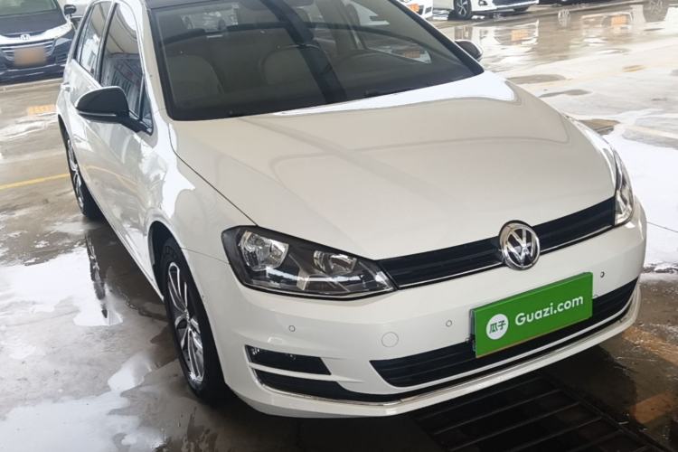 Used Volkswagen Golf 2017 230TSI Automatic Luxury Million-Vehicle Commemorative Edition Front Right 45 Deg