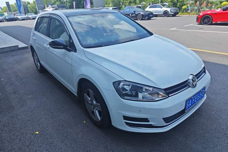 Used Volkswagen Golf 2017 230TSI Manual Comfort Edition – Celebrating Milestone of One Million Units Front Right 45 Deg