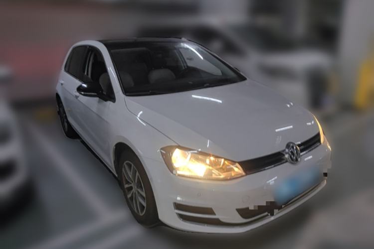 Used Volkswagen Golf 2017 230TSI Automatic Luxury Million-Vehicle Commemorative Edition Front Right 45 Deg