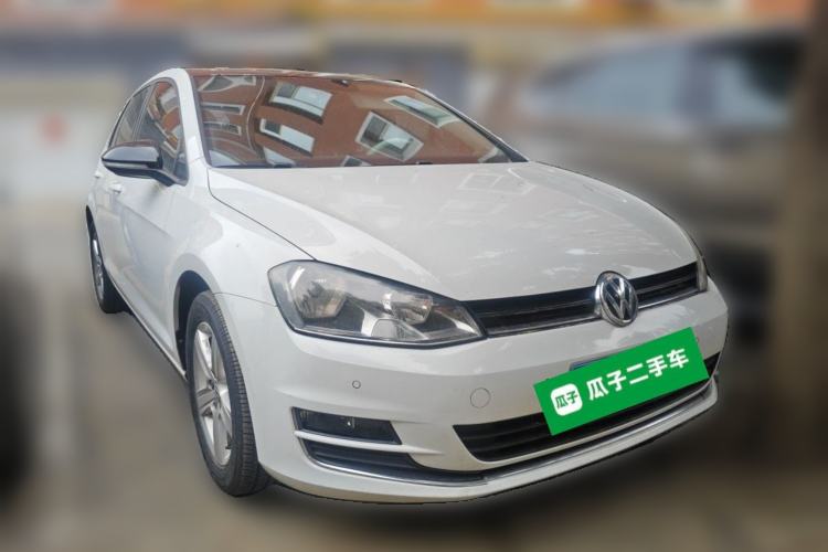 Used Volkswagen Golf 2017 230TSI Automatic Comfort Edition – Celebrating Milestone of One Million Units Front Right 45 Deg