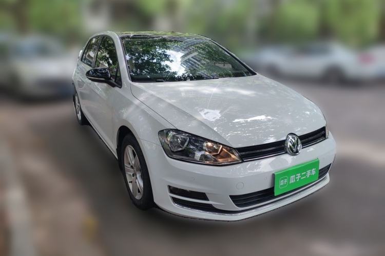 Used Volkswagen Golf 2017 230TSI Automatic Comfort Edition – Celebrating Milestone of One Million Units Front Right 45 Deg