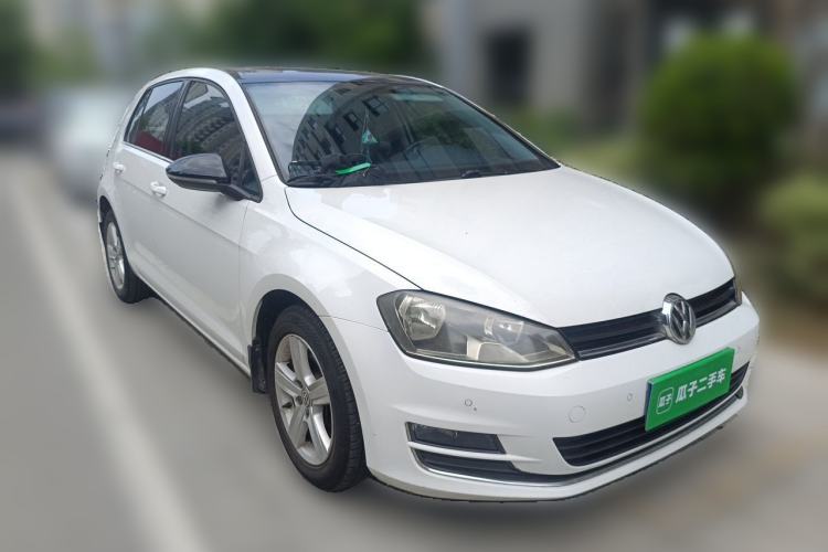 Used Volkswagen Golf 2017 1.6L Automatic Comfort Million-Vehicle Anniversary Edition Front Right 45 Deg
