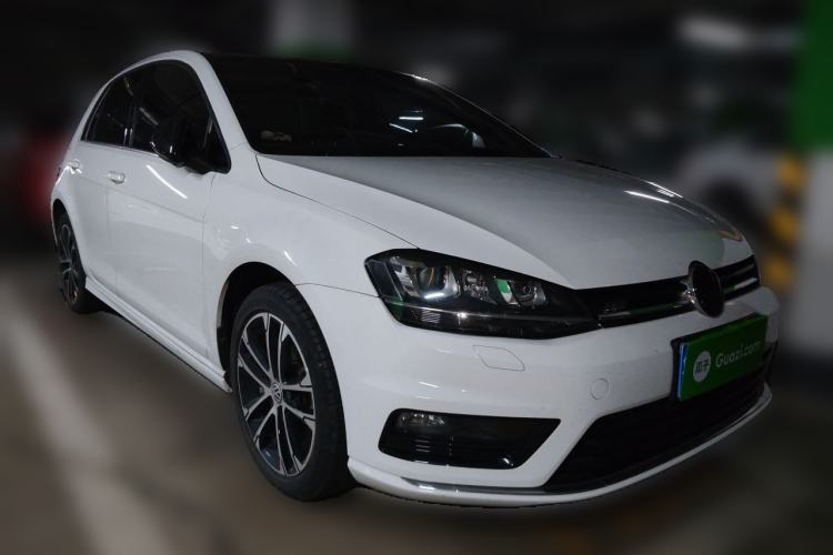 Used Volkswagen Golf 2017 280TSI Automatic R-Line Million-Vehicle Commemorative Edition Front Right 45 Deg