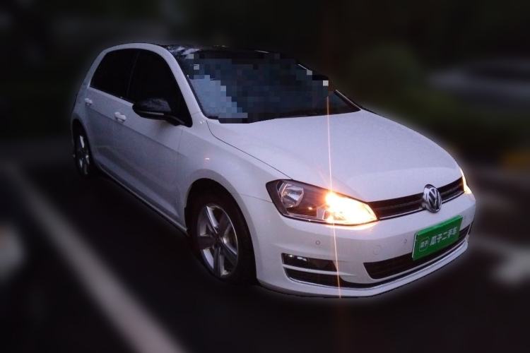 Used Volkswagen Golf 2017 230TSI Automatic Comfort Edition – Celebrating Milestone of One Million Units Front Right 45 Deg