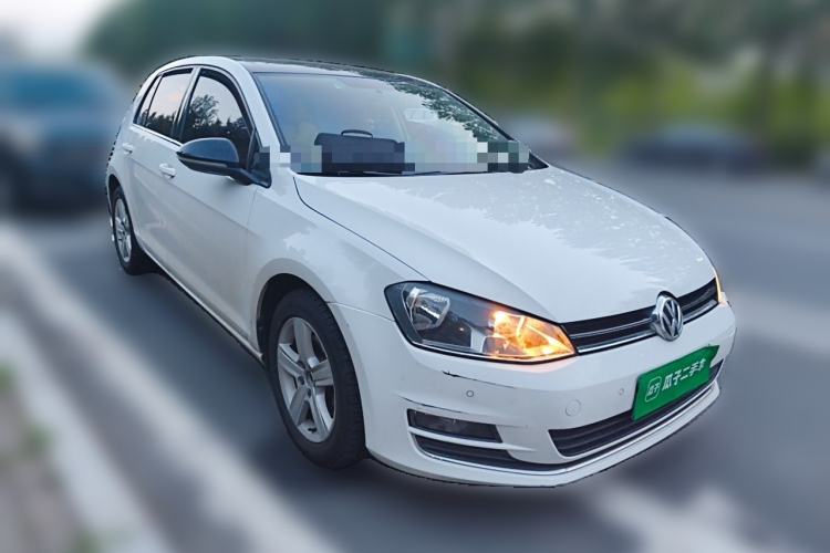 Used Volkswagen Golf 2017 1.6L Automatic Comfort Million-Vehicle Anniversary Edition Front Right 45 Deg