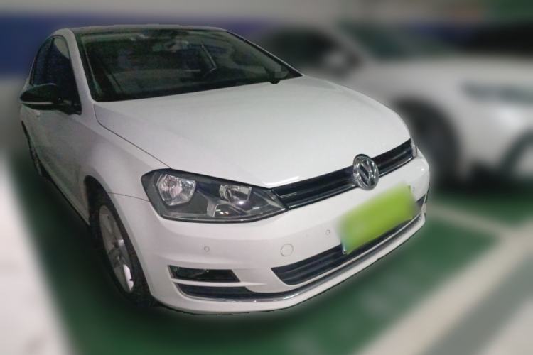 Used Volkswagen Golf 2017 230TSI Automatic Comfort Edition – Celebrating Milestone of One Million Units Front Right 45 Deg