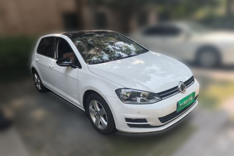 Used Volkswagen Golf 2017 230TSI Automatic Comfort Edition – Celebrating Milestone of One Million Units Front Right 45 Deg
