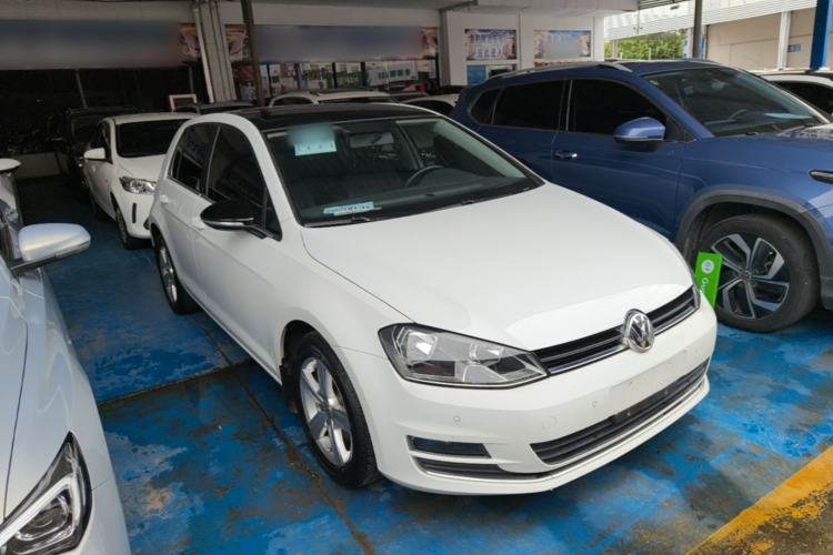 Used Volkswagen Golf 2017 1.6L Automatic Comfort Million-Vehicle Anniversary Edition Front Right 45 Deg