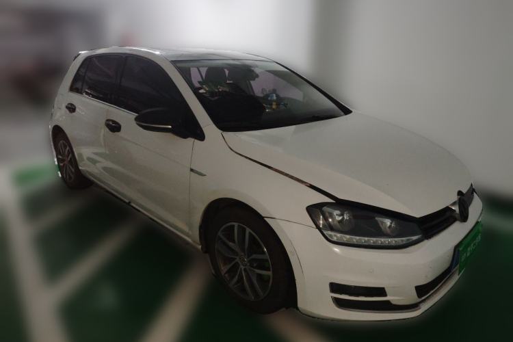 Used Volkswagen Golf 2017 230TSI Automatic Luxury Million-Vehicle Commemorative Edition Front Right 45 Deg