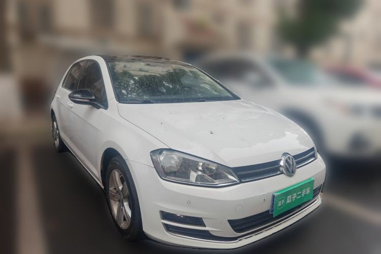Used Volkswagen Golf 2017 1.6L Automatic Comfort Million-Vehicle Anniversary Edition Front Right 45 Deg
