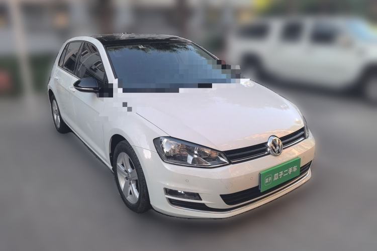 Used Volkswagen Golf 2017 1.6L Automatic Comfort Million-Vehicle Anniversary Edition Front Right 45 Deg