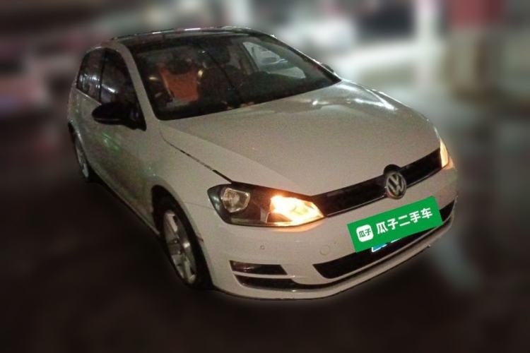 Used Volkswagen Golf 2017 1.6L Automatic Comfort Million-Vehicle Anniversary Edition Front Right 45 Deg