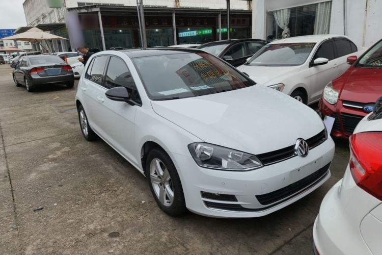 Used Volkswagen Golf 2017 230TSI Automatic Comfort Edition – Celebrating Milestone of One Million Units Front Right 45 Deg