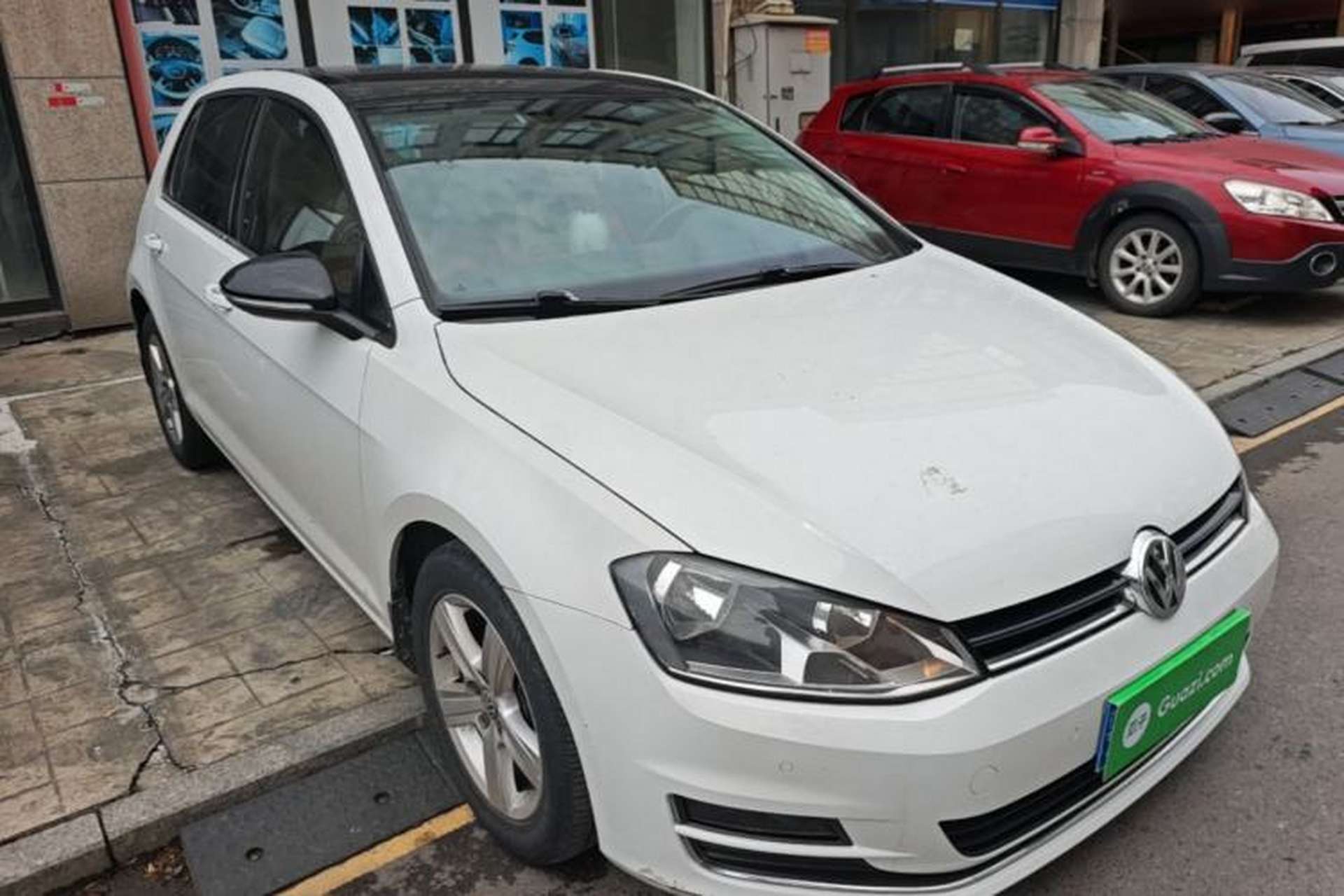 Used Volkswagen Golf 2017 1.6L Automatic Comfort Million-Vehicle Anniversary Edition Front Right 45 Deg