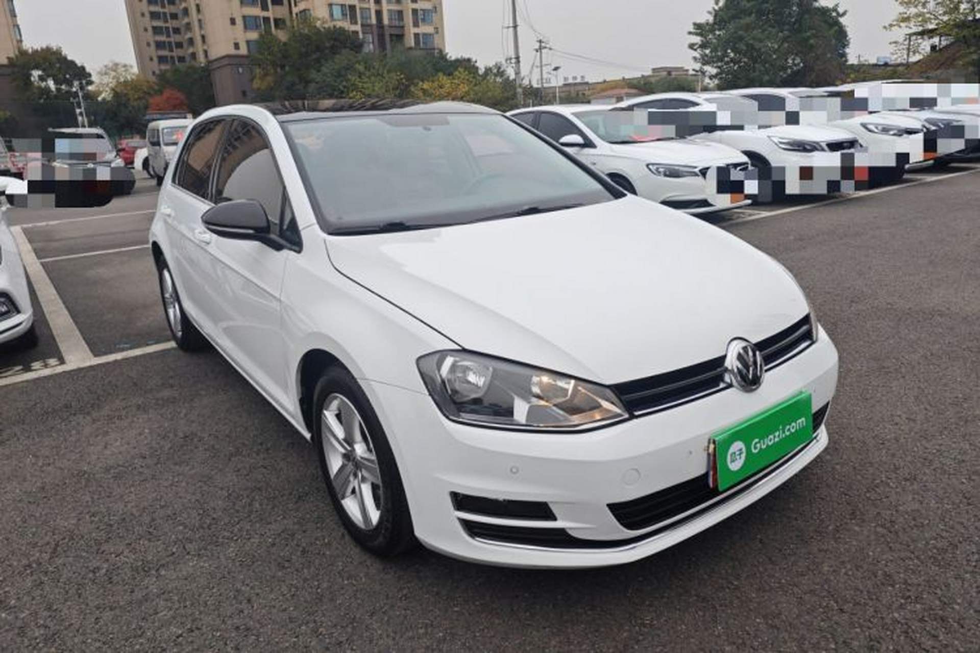 Used Volkswagen Golf 2017 1.6L Automatic Comfort Million-Vehicle Anniversary Edition Front Right 45 Deg