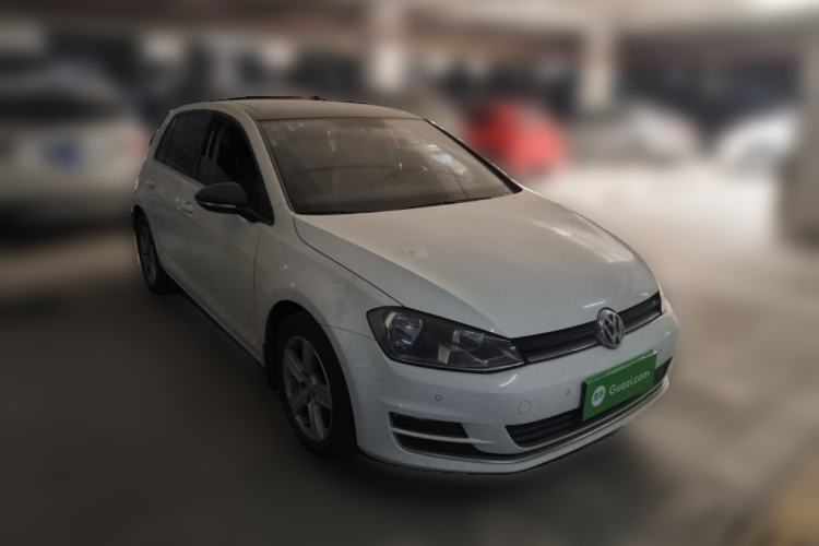 Used Volkswagen Golf 2017 1.6L Automatic Comfort Million-Vehicle Anniversary Edition Front Right 45 Deg
