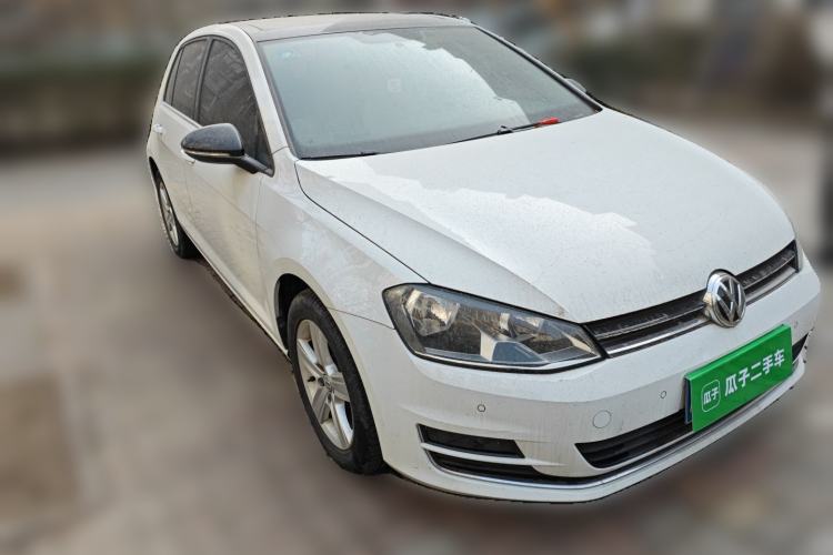Used Volkswagen Golf 2017 230TSI Automatic Comfort Edition – Celebrating Milestone of One Million Units Front Right 45 Deg