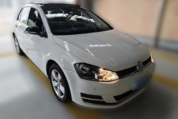 Used Volkswagen Golf 2017 1.6L Automatic Comfort Million-Vehicle Anniversary Edition Front Right 45 Deg