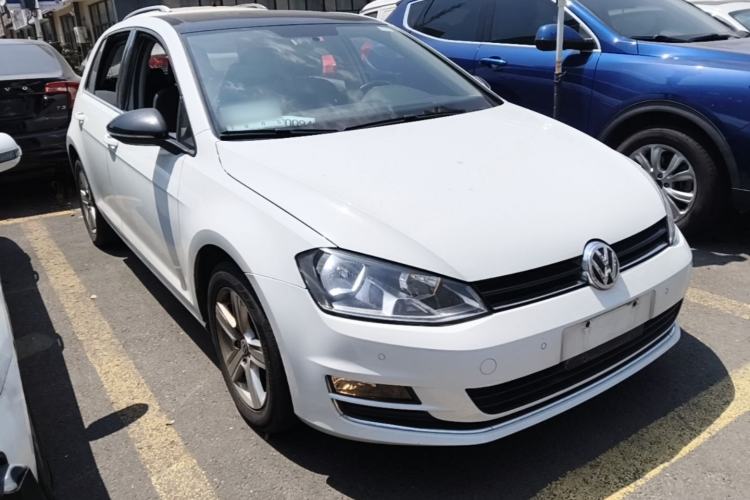 Used Volkswagen Golf 2017 230TSI Automatic Comfort Edition – Celebrating Milestone of One Million Units Front Right 45 Deg