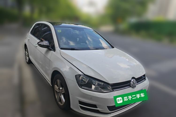 Used Volkswagen Golf 2017 230TSI Automatic Comfort Edition – Celebrating Milestone of One Million Units Front Right 45 Deg