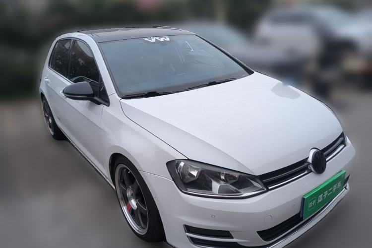 Used Volkswagen Golf 2017 230TSI Automatic Luxury Million-Vehicle Commemorative Edition Front Right 45 Deg